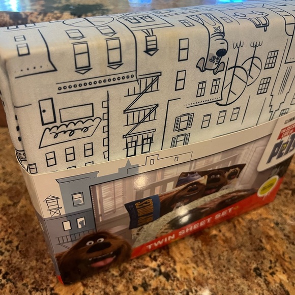 The Secret Life of Pets Twin Flat Sheet - Picture 4 of 5